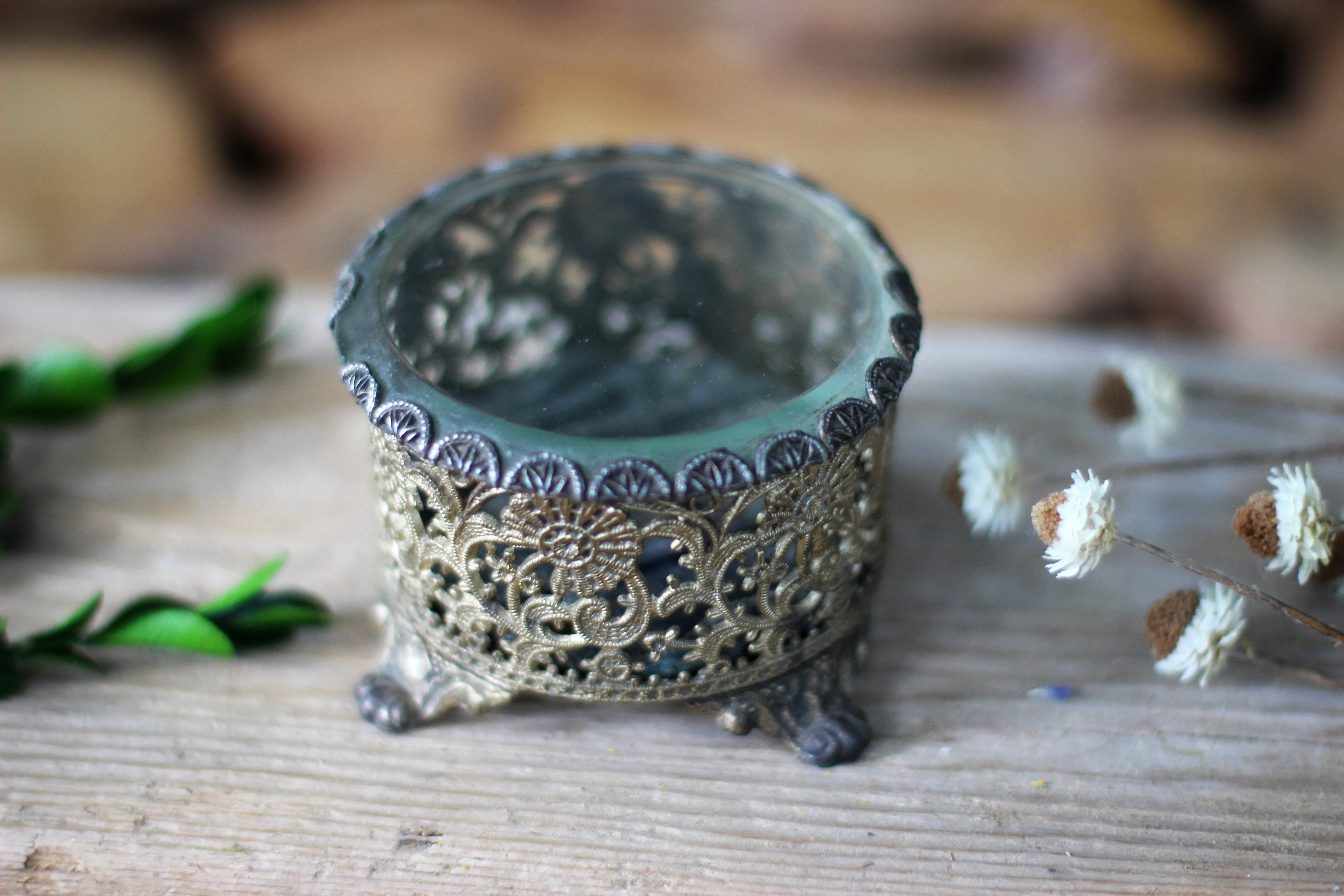 Antique Rounded Claw Feet Victorian Jewelry Box