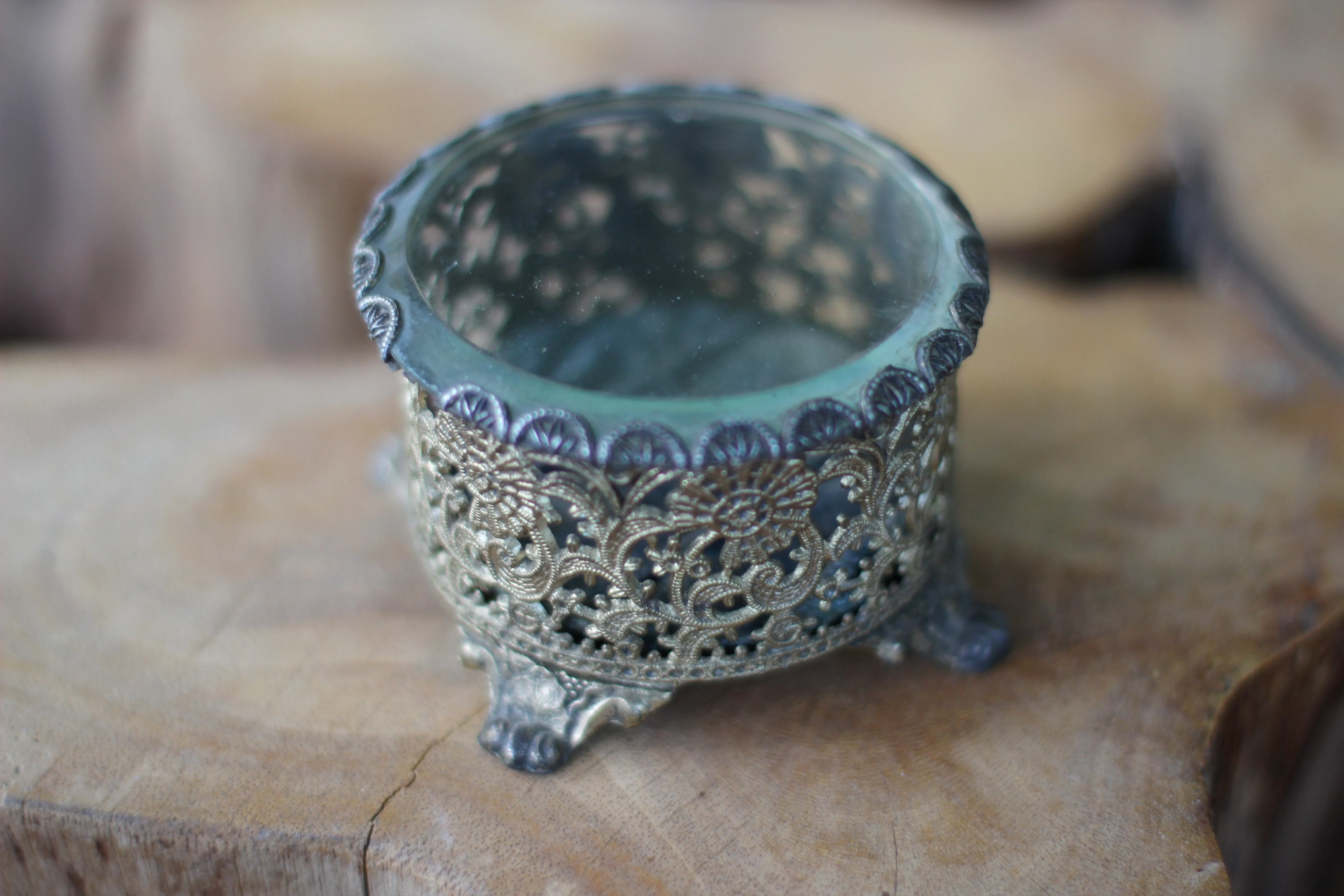 Antique Rounded Claw Feet Victorian Jewelry Box