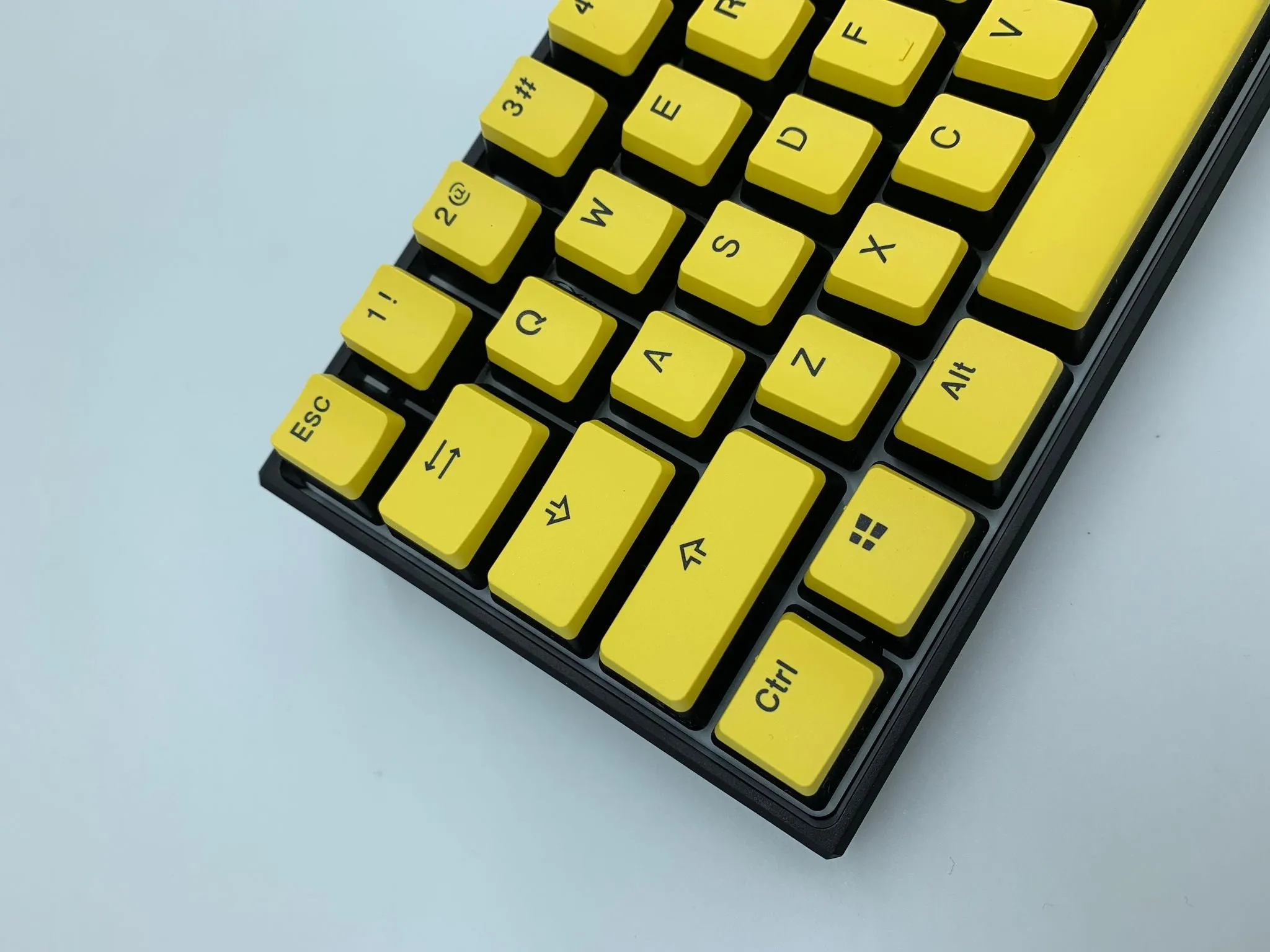 Hayabusa 60% Keyboard - Black & Yellow (Pudding)