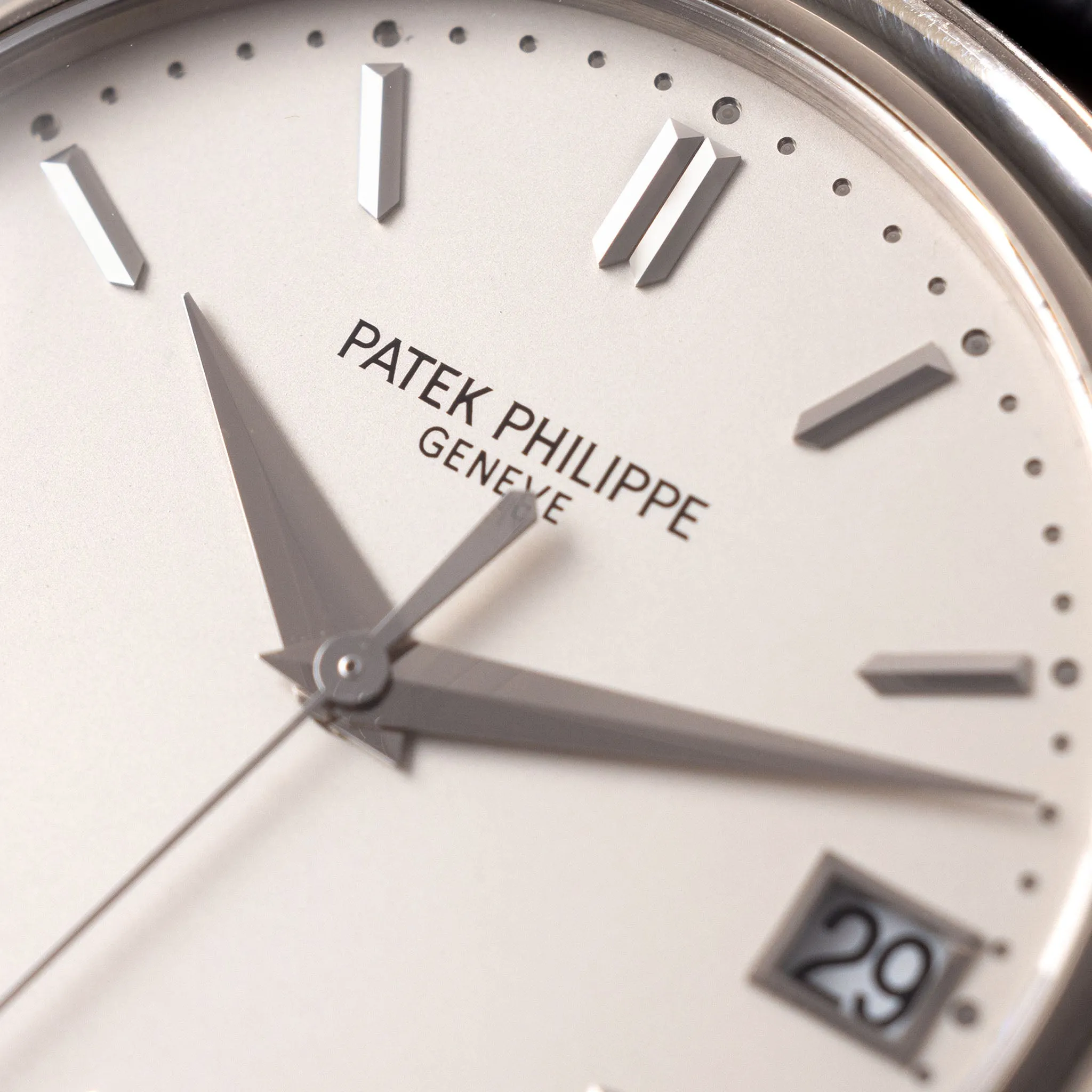 Patek Philippe Calatrava "Grande Taille" White gold Box and Papers Ref 5127G