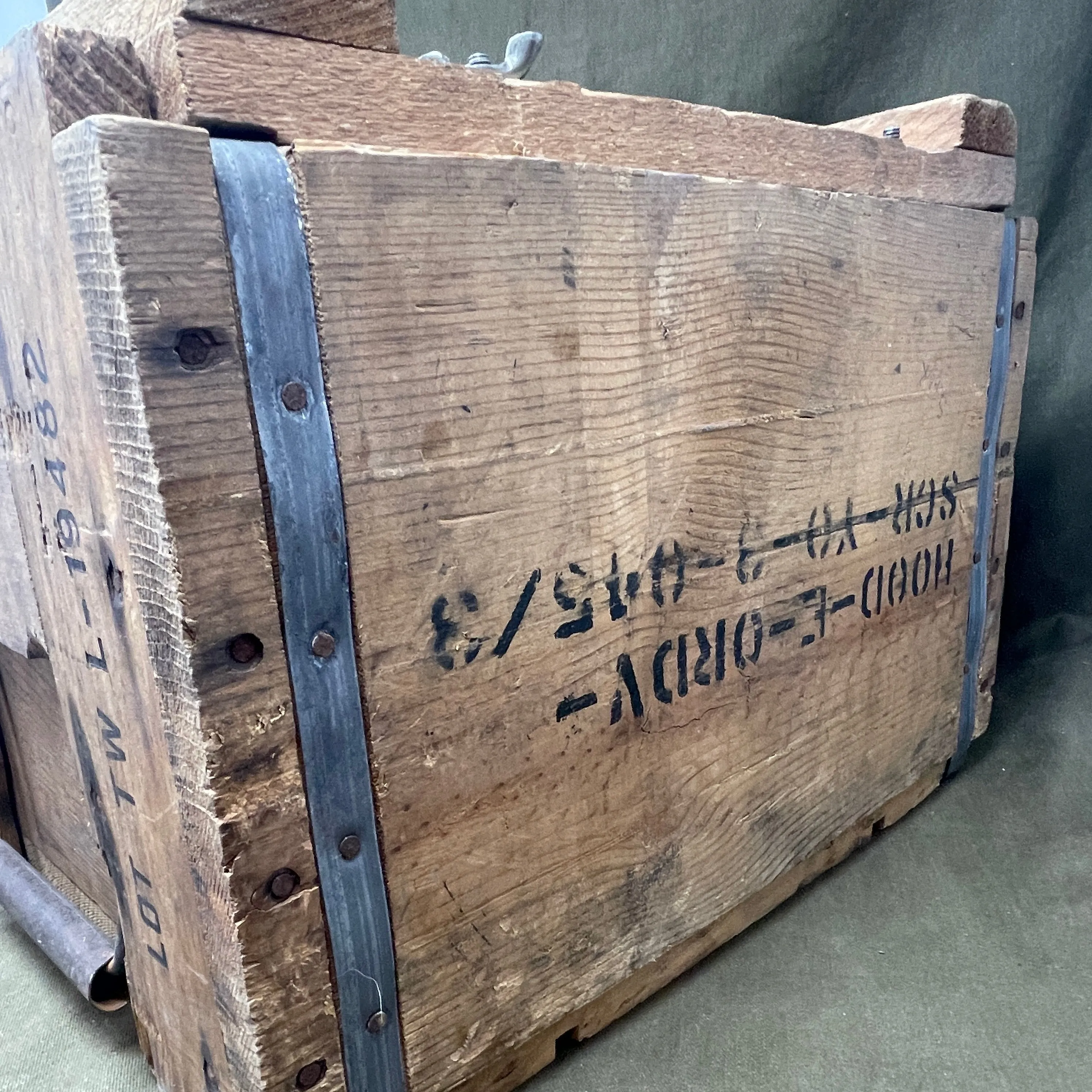 US Army 1948 .50 Cal Wooden Ammunition Box 220 Cartridges