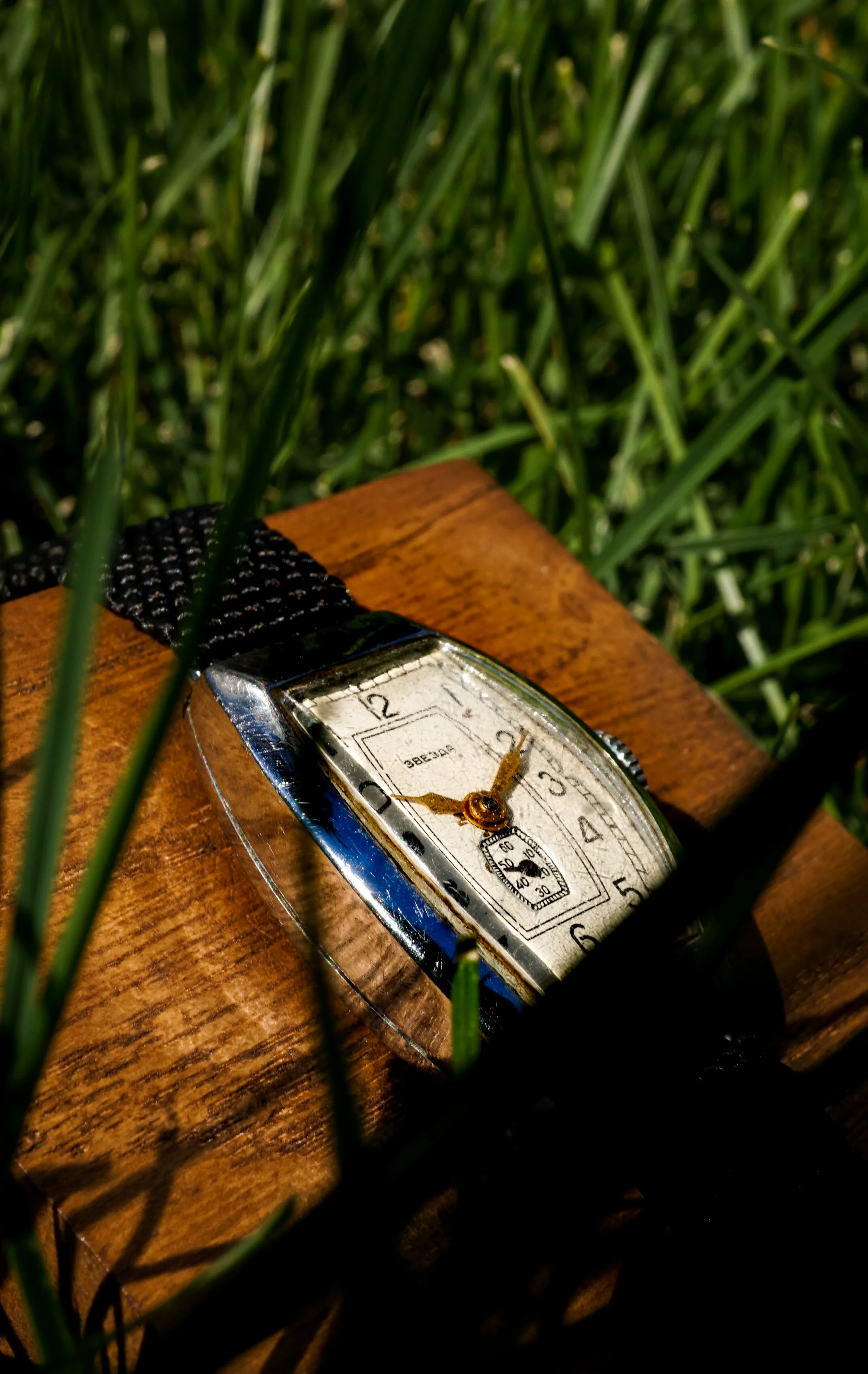 Vintage Soviet womens mechanical watch Zvezda 3Q1958